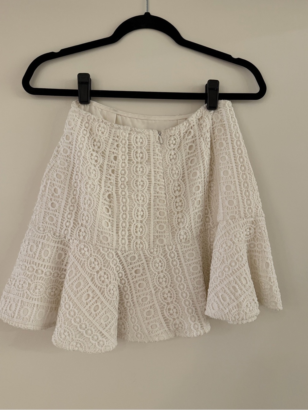 Women's White Lace Top & Skirt Set - Picture 4 of 7